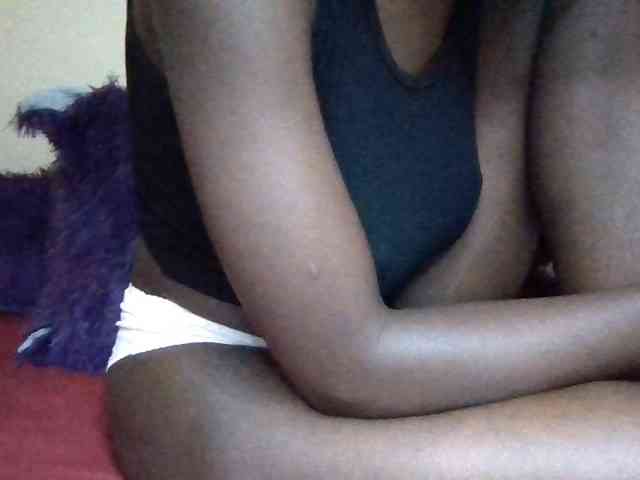 Cute-Selena2 webcam
