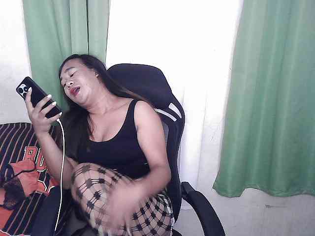 Maderpaker05 Live Webcam on BongaCams