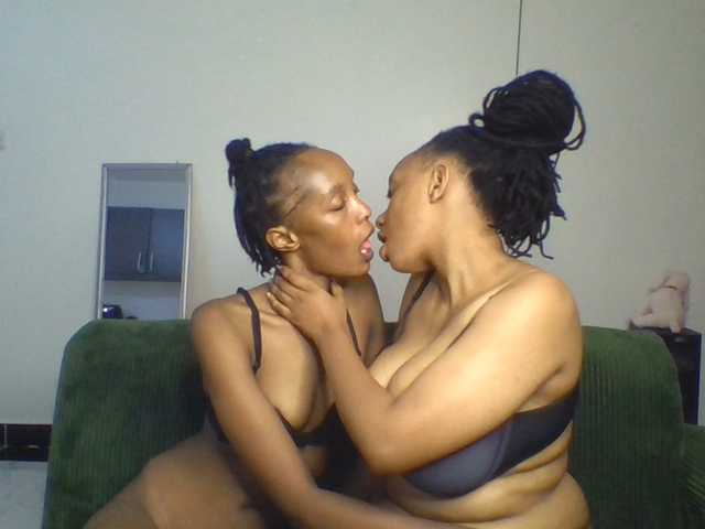 twinflame live sex show