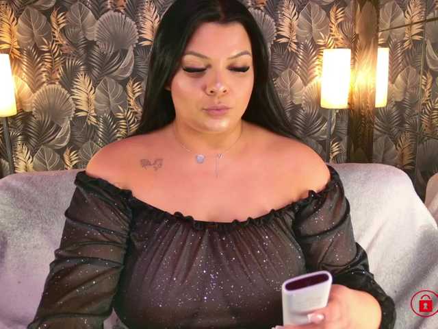 MadyMOAN live cam on BongaCams