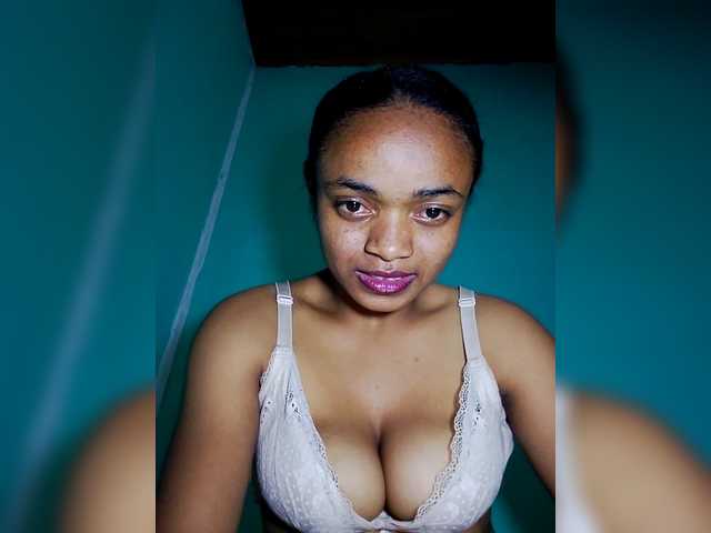 Miorita's BongaCams show and profile