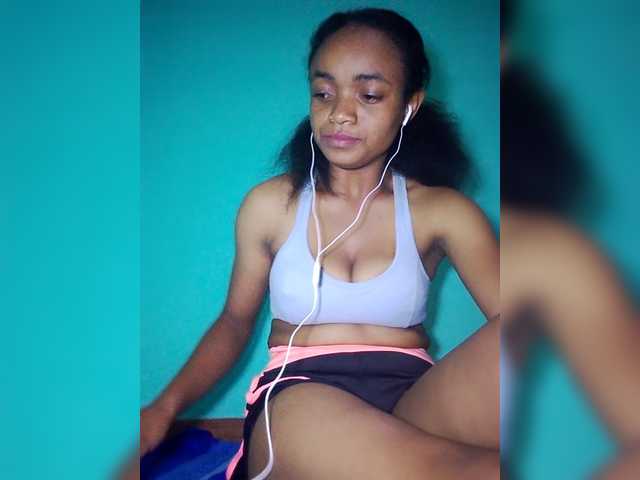 Miorita's BongaCams show and profile