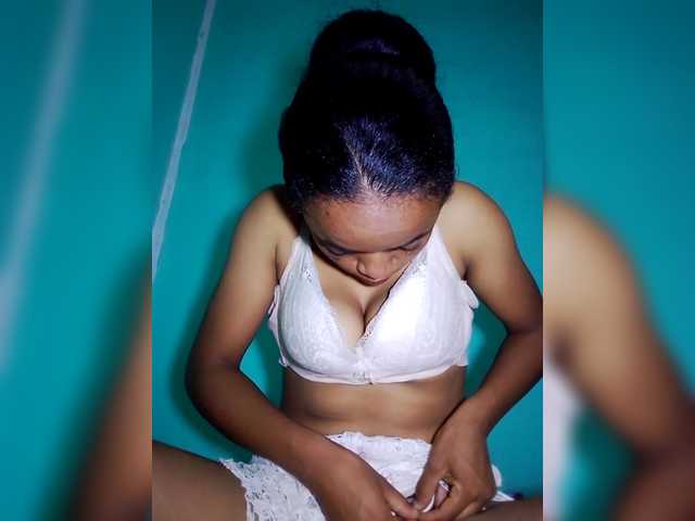 Miorita's BongaCams show and profile