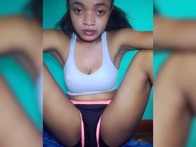 Miorita's BongaCams show and profile