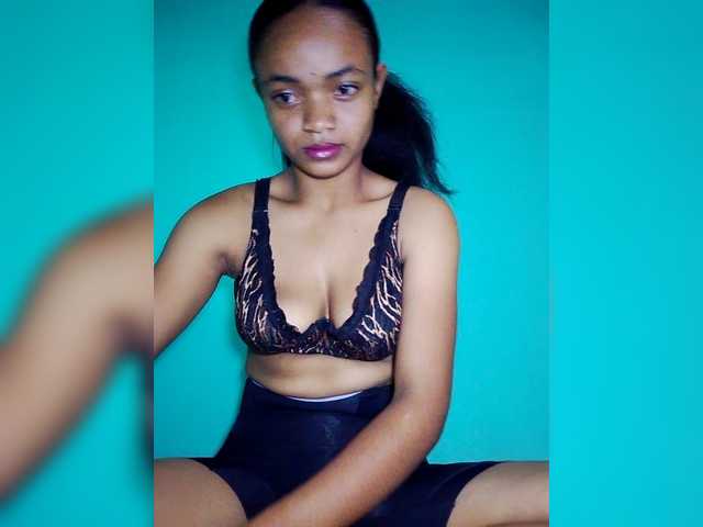 Miorita's BongaCams show and profile