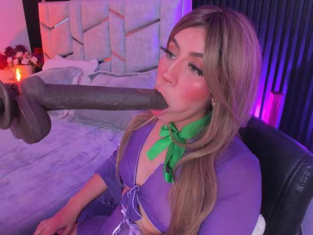 Ariablakee live cam on BongaCams