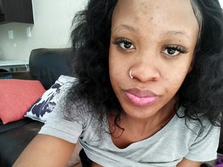 Trixiey8's Live Webcam