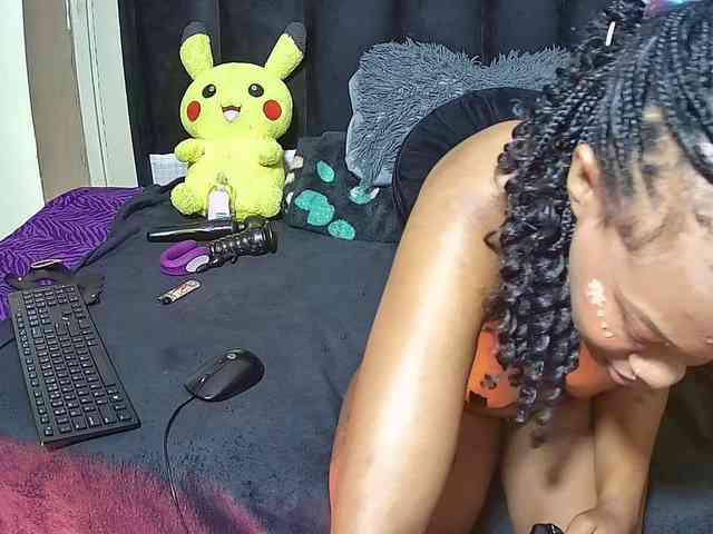 Trixiey8 webcam