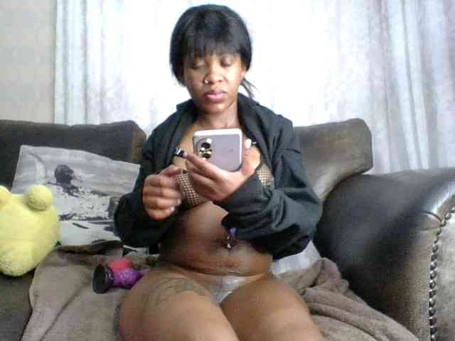 Trixiey8 webcam