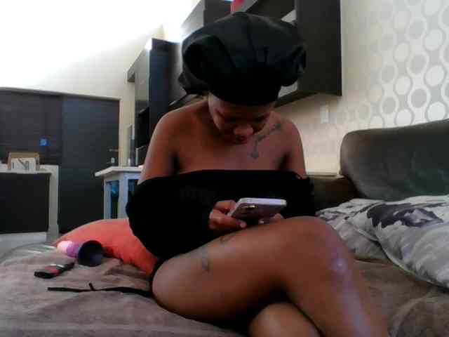 Trixiey8 webcam
