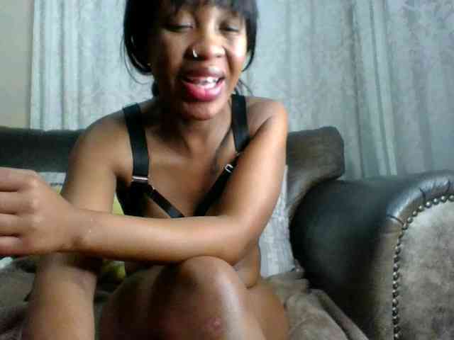 Trixiey8 webcam