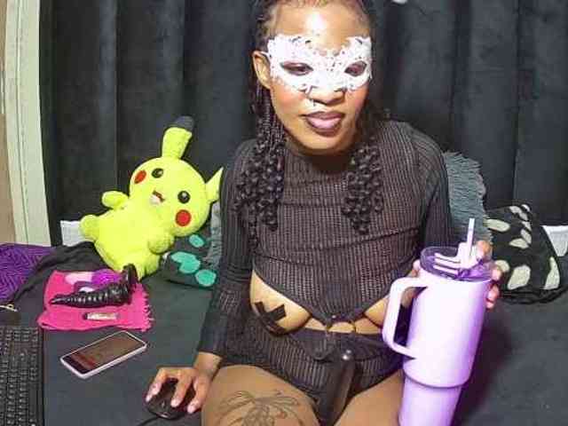 Trixiey8 webcam