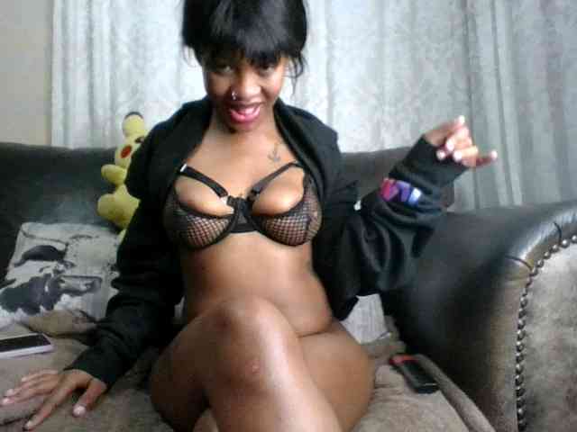 Trixiey8 webcam
