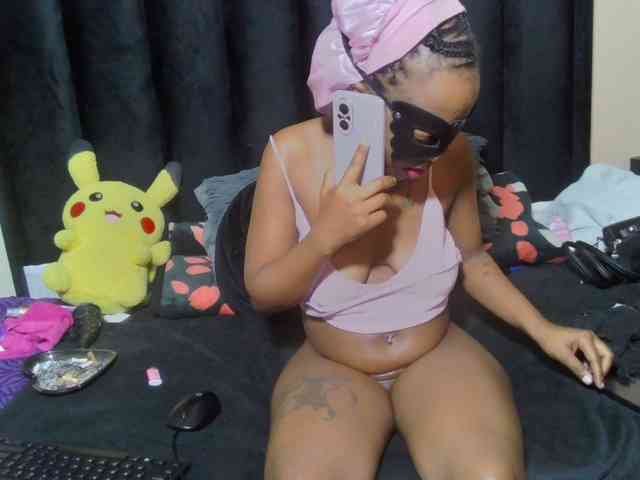 Trixiey8 webcam