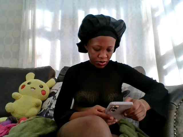Trixiey8 webcam