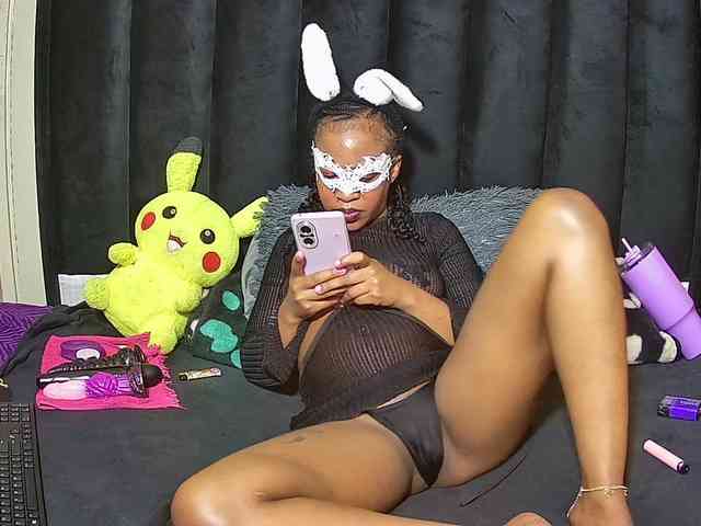 Trixiey8 webcam