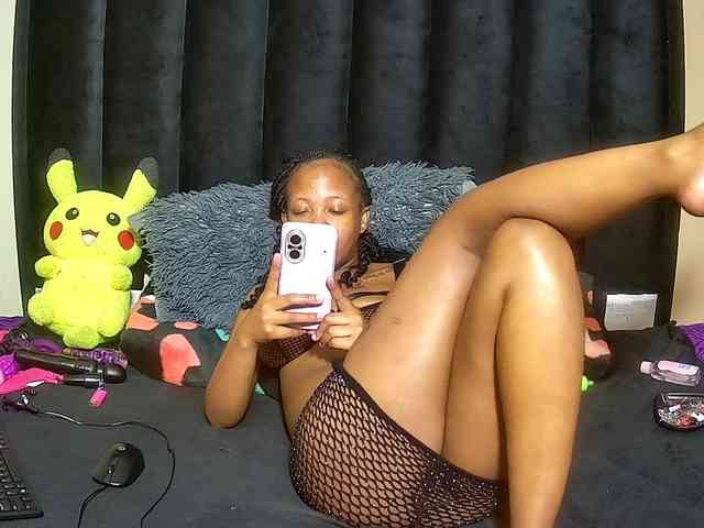 Trixiey8 webcam