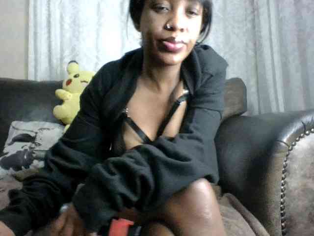 Trixiey8 webcam