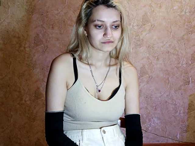 DetraRediger's BongaCams show and profile