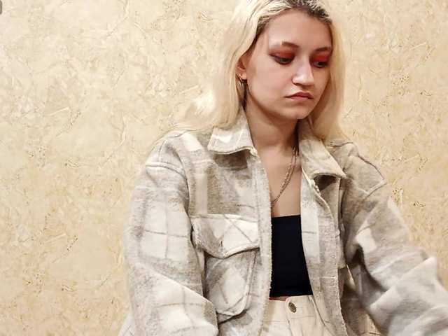 DetraRediger's BongaCams show and profile