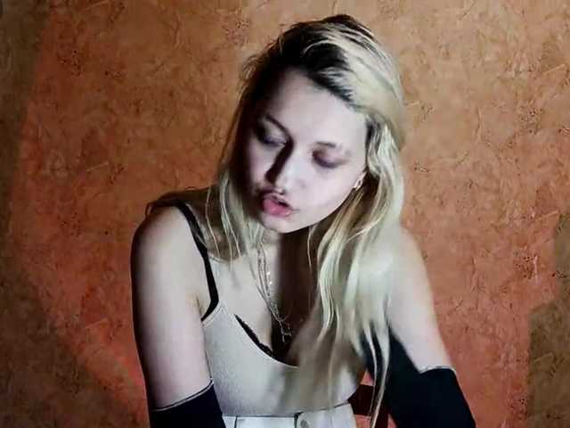 DetraRediger's BongaCams show and profile