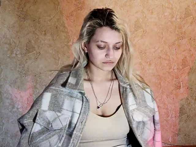 DetraRediger's BongaCams show and profile