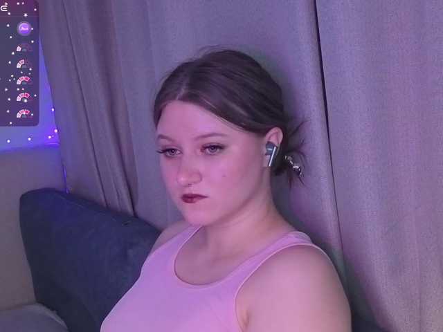 henta1sonya live cam on BongaCams