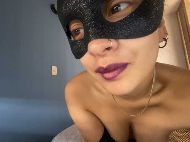 ZuriFoxxx live cam on BongaCams