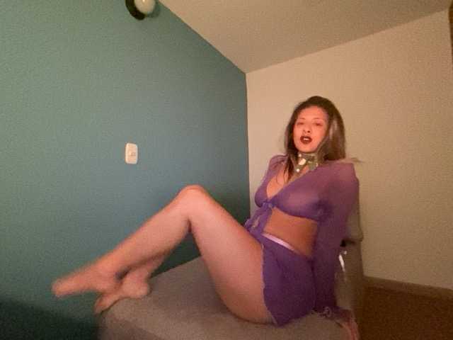 ZuriFoxxx live cam on BongaCams