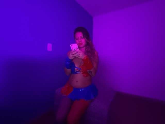 ZuriFoxxx live cam on BongaCams