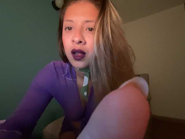 ZuriFoxxx live cam on BongaCams