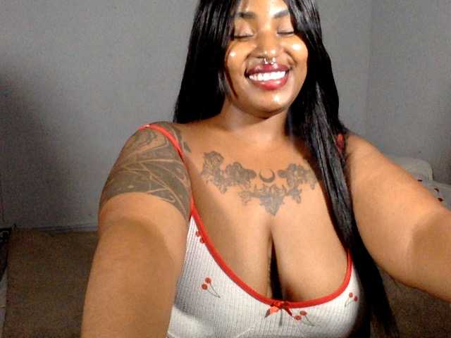 Krayola's BongaCams show and profile