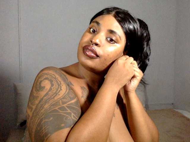 Krayola live cam on BongaCams