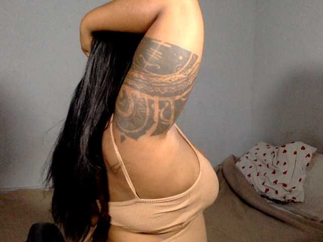 Krayola's BongaCams show and profile