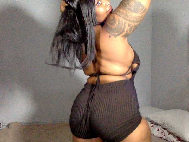 Krayola's BongaCams show and profile