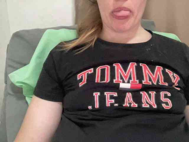 AlisaKitcat Live Webcam on BongaCams