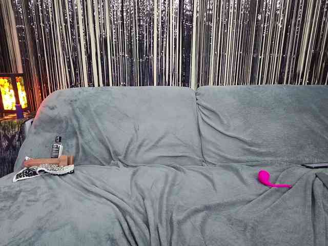 RileyLogan webcam