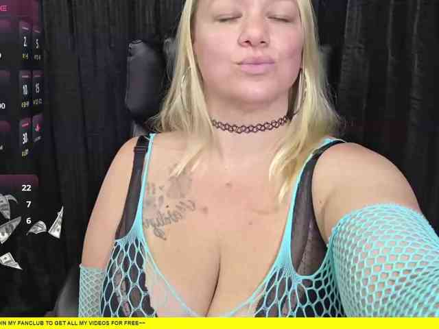 RileyLogan webcam