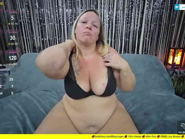 RileyLogan webcam