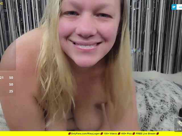 RileyLogan webcam