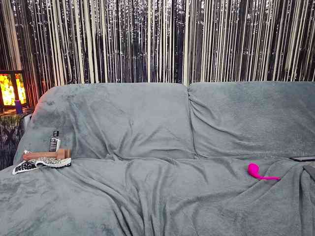 RileyLogan webcam
