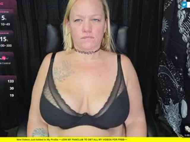 RileyLogan webcam