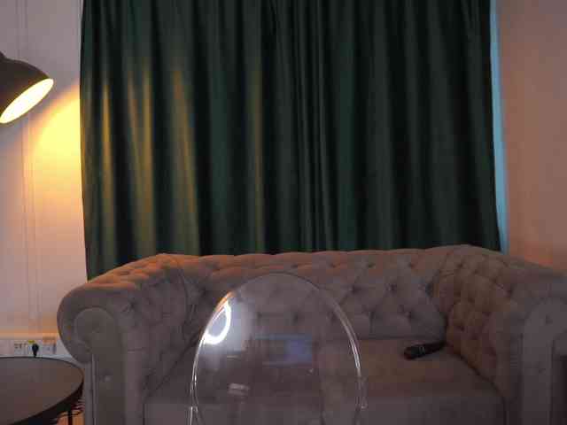 TaraElliot webcam