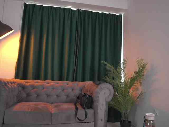 TaraElliot webcam