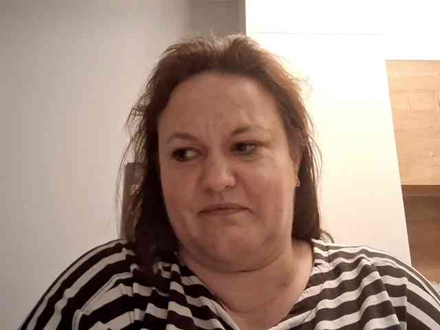 OpheliaSweet webcam