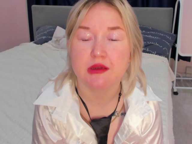 MiaFerd live cam on BongaCams