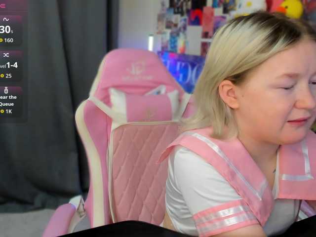 MiaFerd live cam on BongaCams