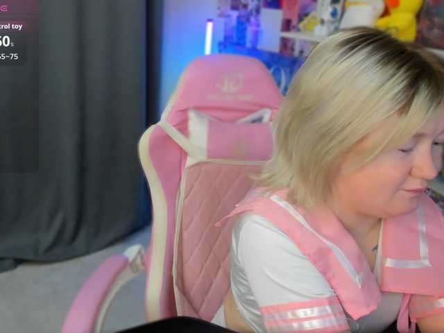MiaFerd live cam on BongaCams