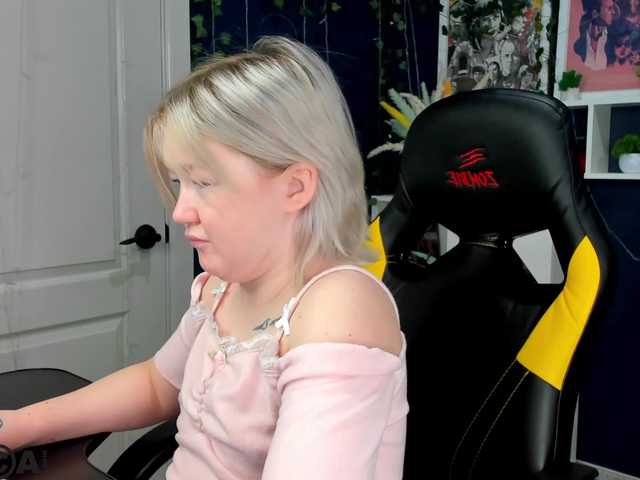 MiaFerd live cam on BongaCams