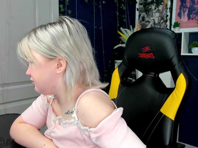 MiaFerd live cam on BongaCams